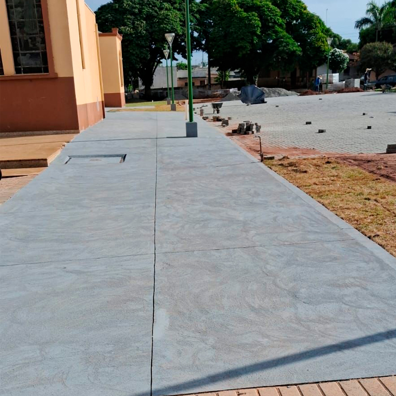 Reforma da Praça Central de Flórida Avança para Novas Etapas.