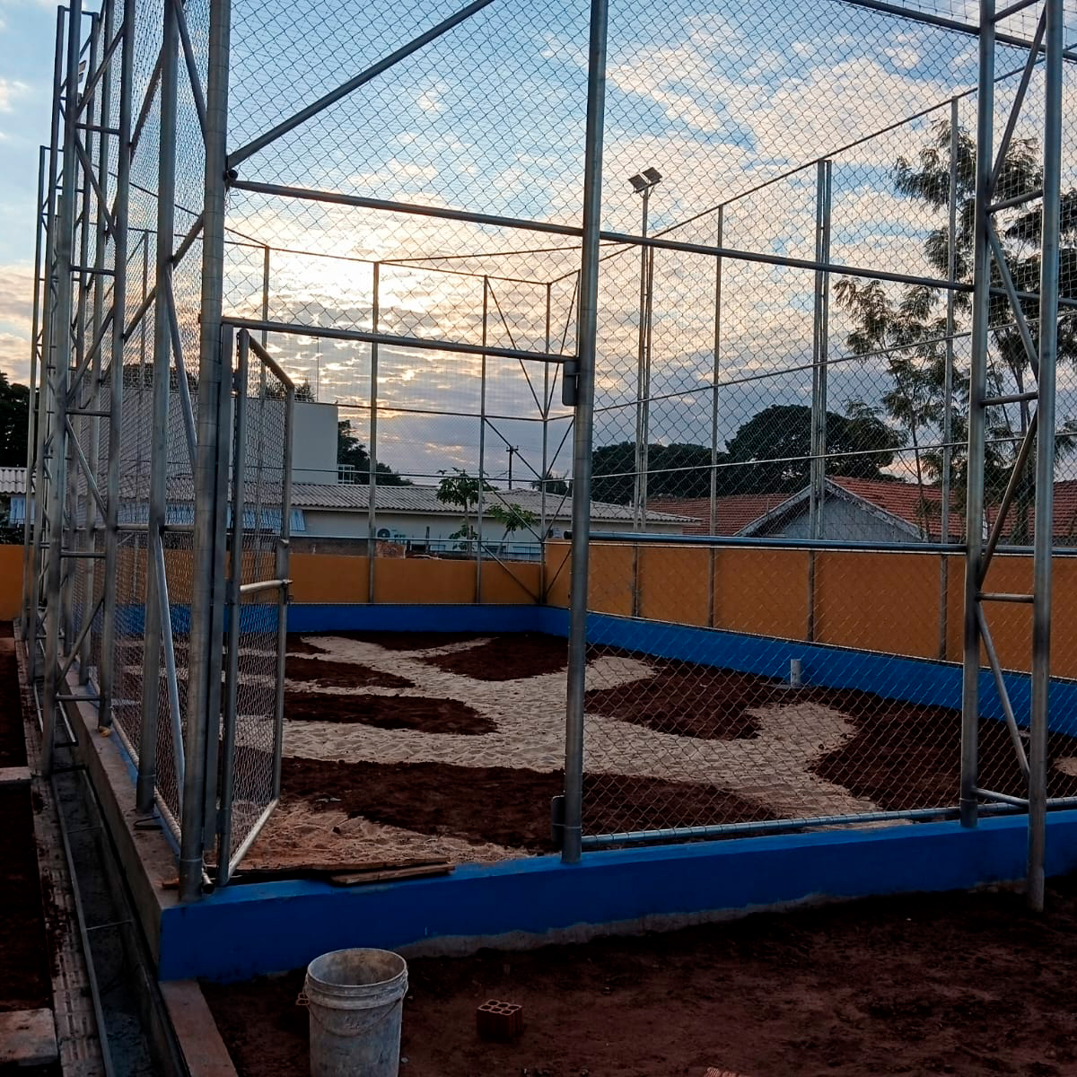 Nova Quadra Poliesportiva em Munhoz de Mello. Início de Construção
