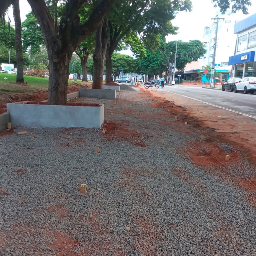 Nova Esperança Renovada: Gabas e Lauxen Iniciam a Reforma da Prefeitura!