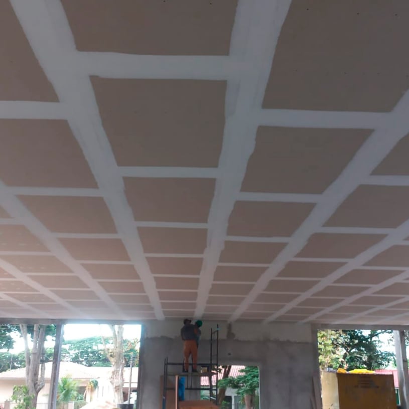 Nova Esperança Renovada: Gabas e Lauxen Iniciam a Reforma da Prefeitura!